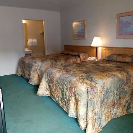 Travelodge By Wyndham New Philadelphia Bagian luar foto