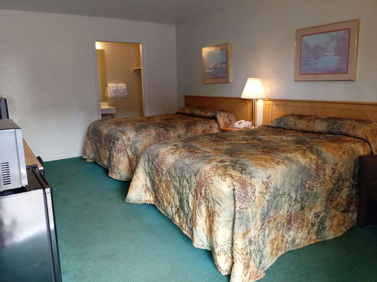 Travelodge By Wyndham New Philadelphia Bagian luar foto