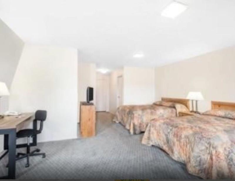 Travelodge By Wyndham New Philadelphia Bagian luar foto